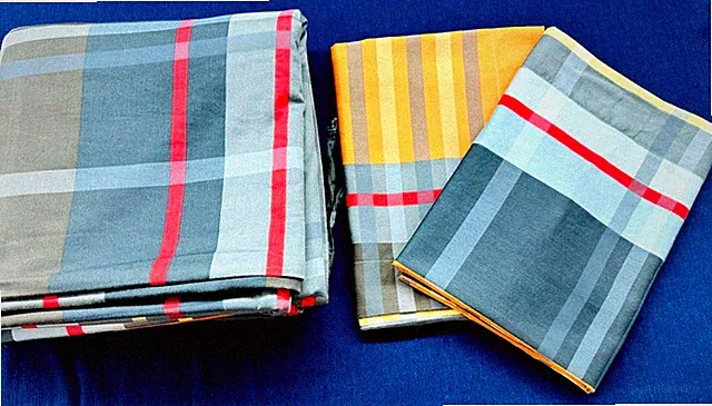 Brunelli Set: Full / Queen (88" x 91") Plaid Duvet Cover & 2 Standard Pillowcase