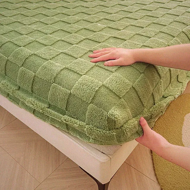 Thick Jacquare Fitted Sheet with Elastic Band Velvet Warm Mattress Protector